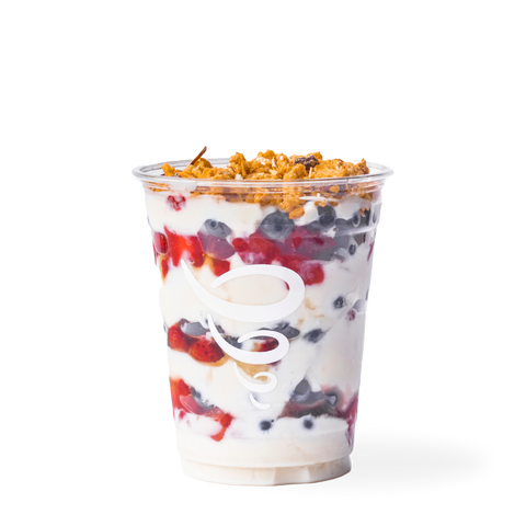 berries yogurt parfait
